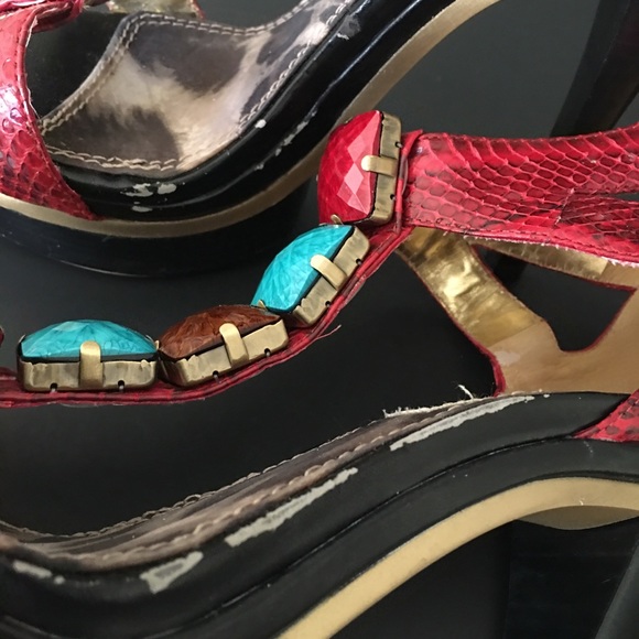 Bebe Island Heels Open Toe Snakeskin T-Strap Double Ankle Strap Gems 8M Platform - Picture 11 of 11